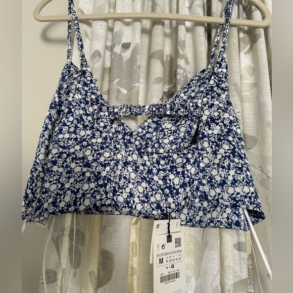 Zara Women's Cropped Sleeveless V-Neck Floral Top. NWT - Picture 3 of 7